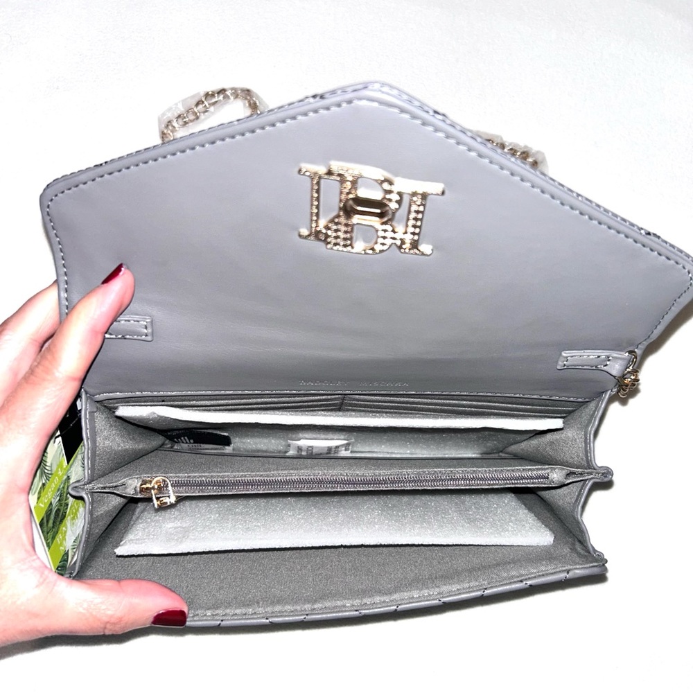 Badgley Mischka Gray Diamond Quilted Chain crossbody Bag - Picture 6 of 7